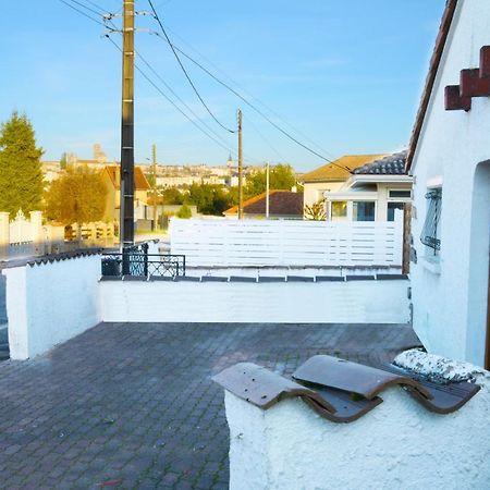 Appart T2 Avec Terrasse, Parking Et Wifi Angoulême Екстериор снимка