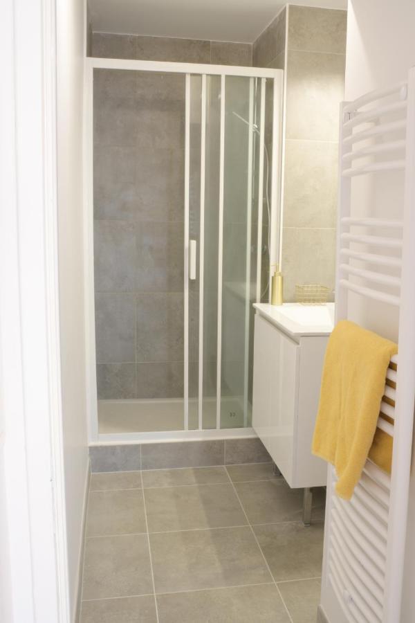 Appart T2 Avec Terrasse, Parking Et Wifi Angoulême Екстериор снимка