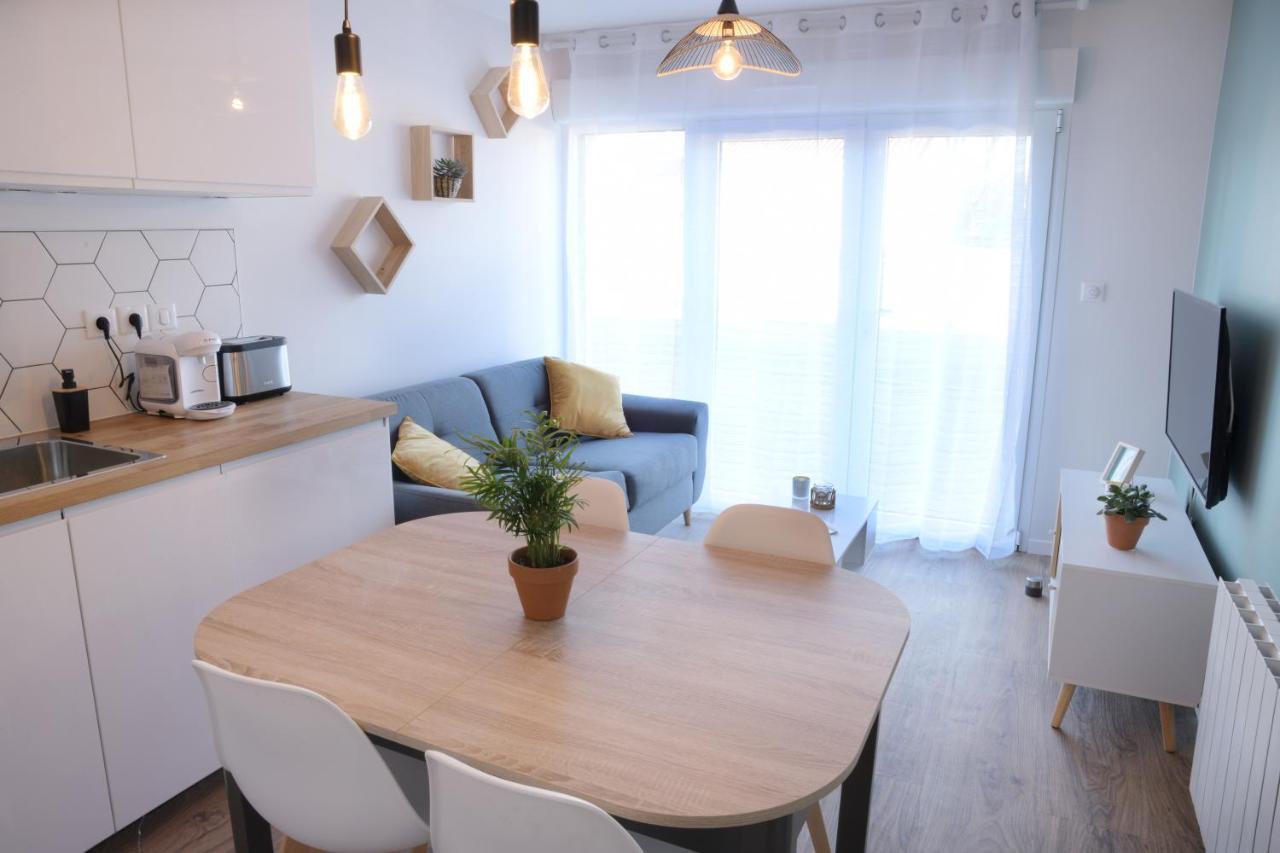 Appart T2 Avec Terrasse, Parking Et Wifi Angoulême Екстериор снимка